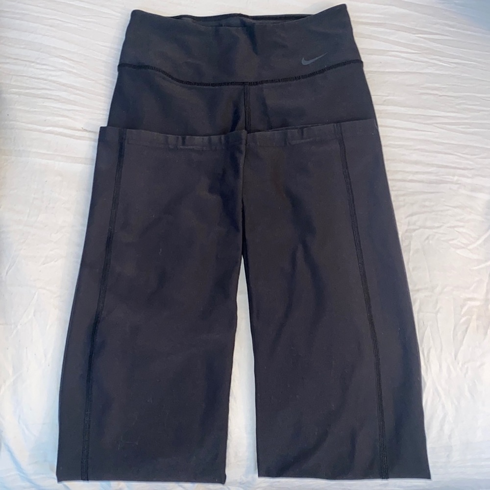 Nike Dri-Fit Leggings w/ waistband pocket